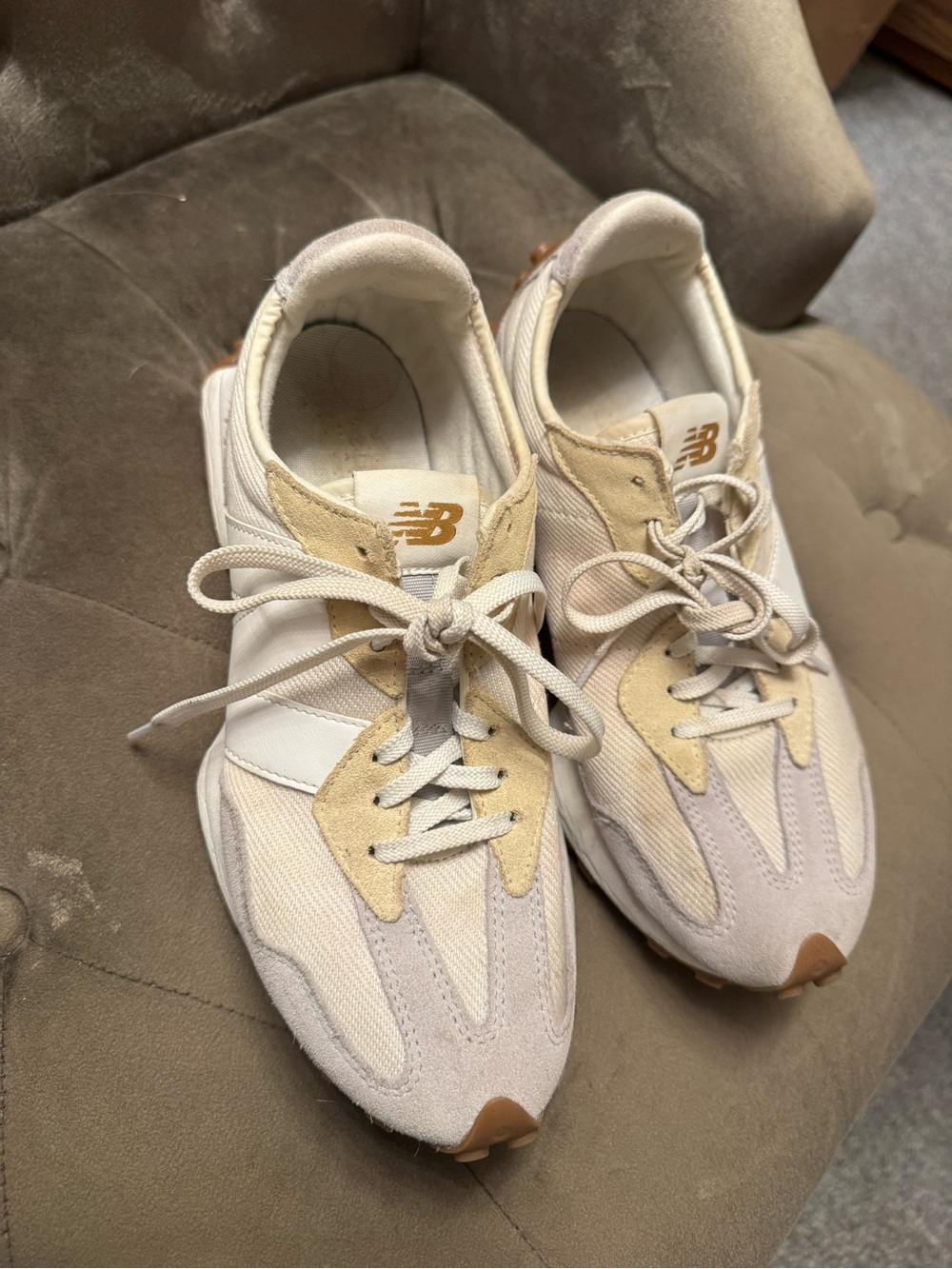 New Balance Women's 327 Cream Beige Lace-Up Lifestyle Sneakers